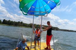 Víziejtőernyőzés a Tisza-tavon